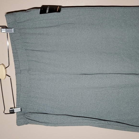 F21 Plus Sizes Wide Leg Pants - Picture 3 of 5